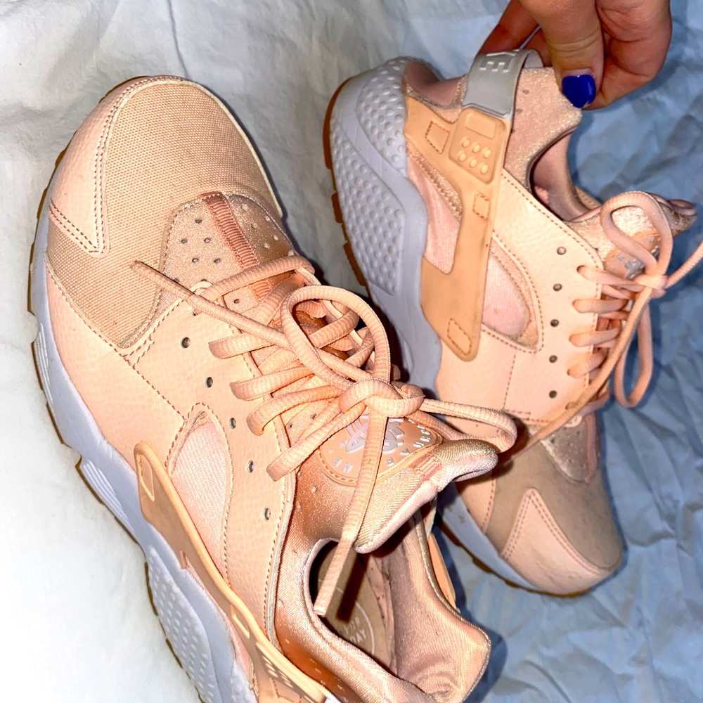 COPY - Women’s hurache sunset tint sneaker